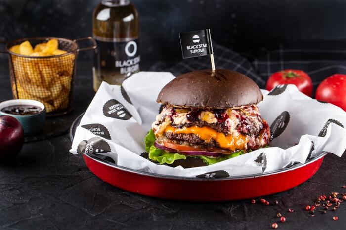 Black Star Burger Геленджик - фото бургера
